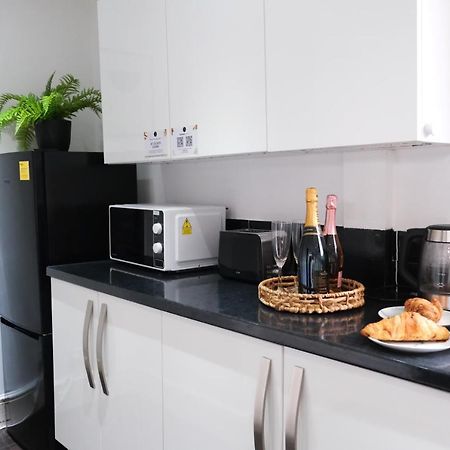 Bee Stays - Northway House Warrington  Ngoại thất bức ảnh